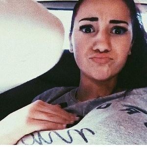 Meet your Posher, Leslie